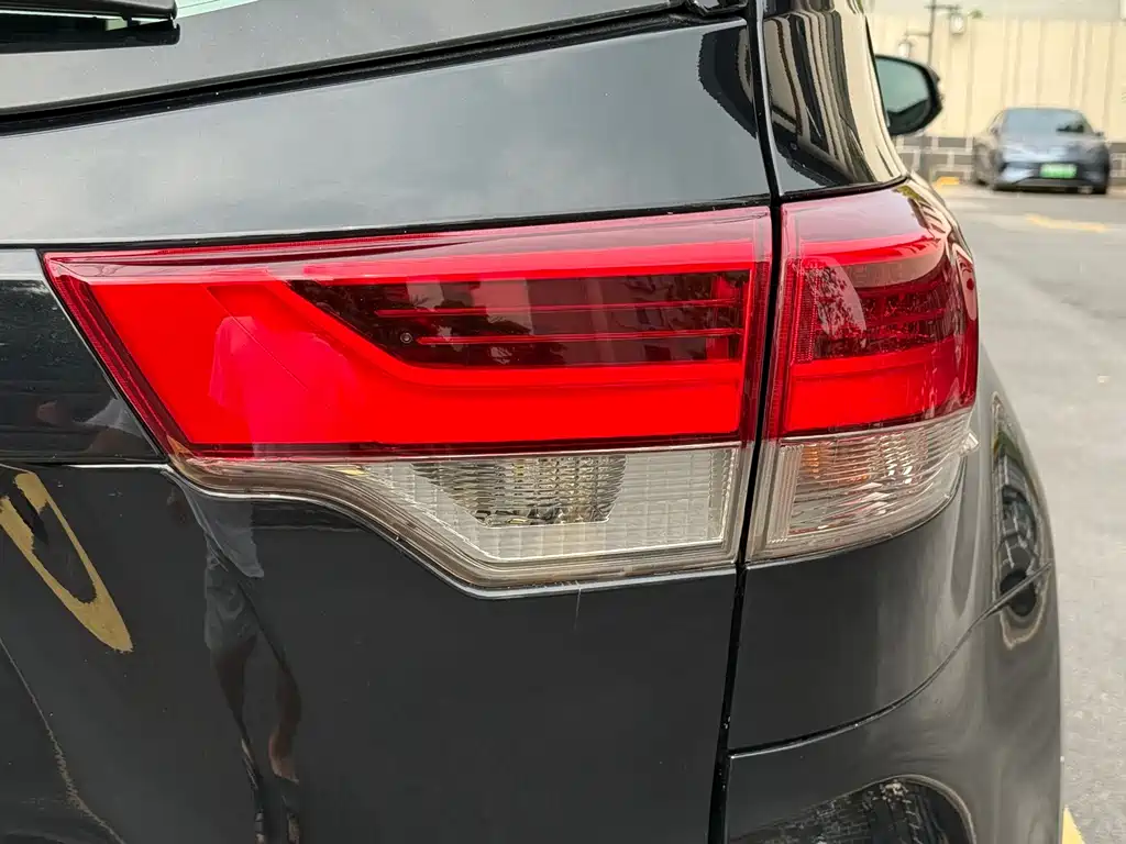Toyota Highlander 2021 — фото 15