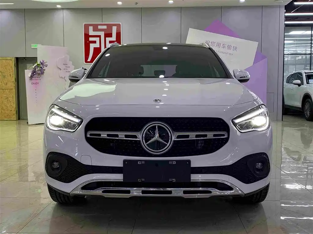 Mercedes-Benz GLA 2023