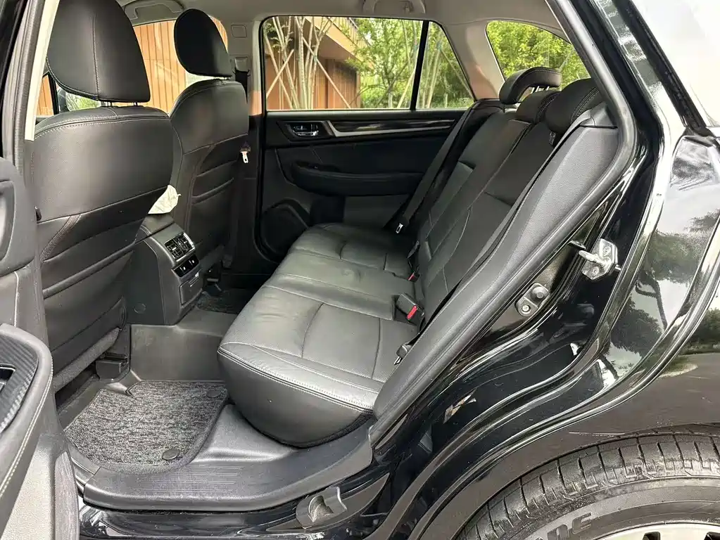 Subaru Outback 2017 — фото 6