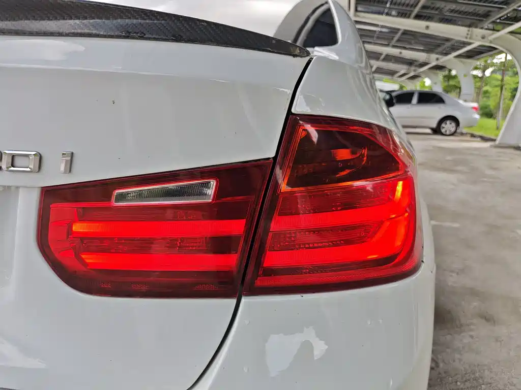 BMW 3 Series 2012 — фото 10