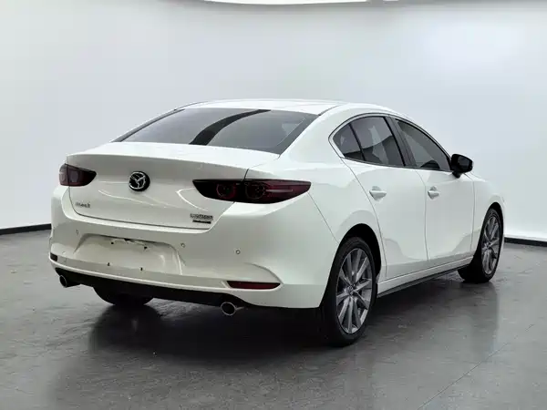 Mazda 3 Axela 2024