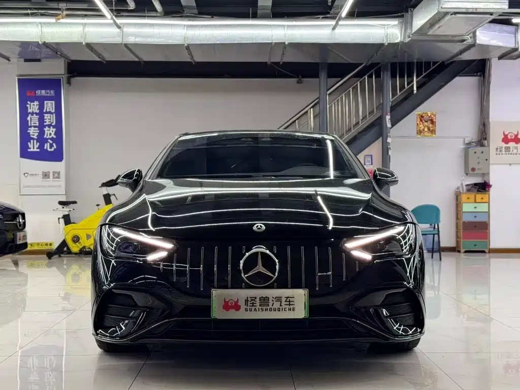 Mercedes-Benz EQE AMG 2023 — фото 2