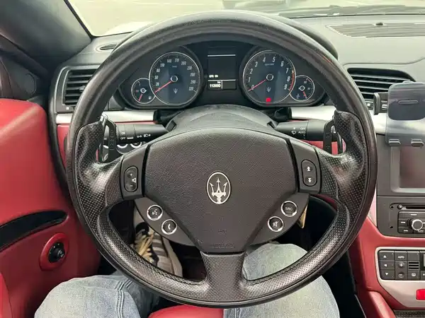 Maserati Grancabrio 2011