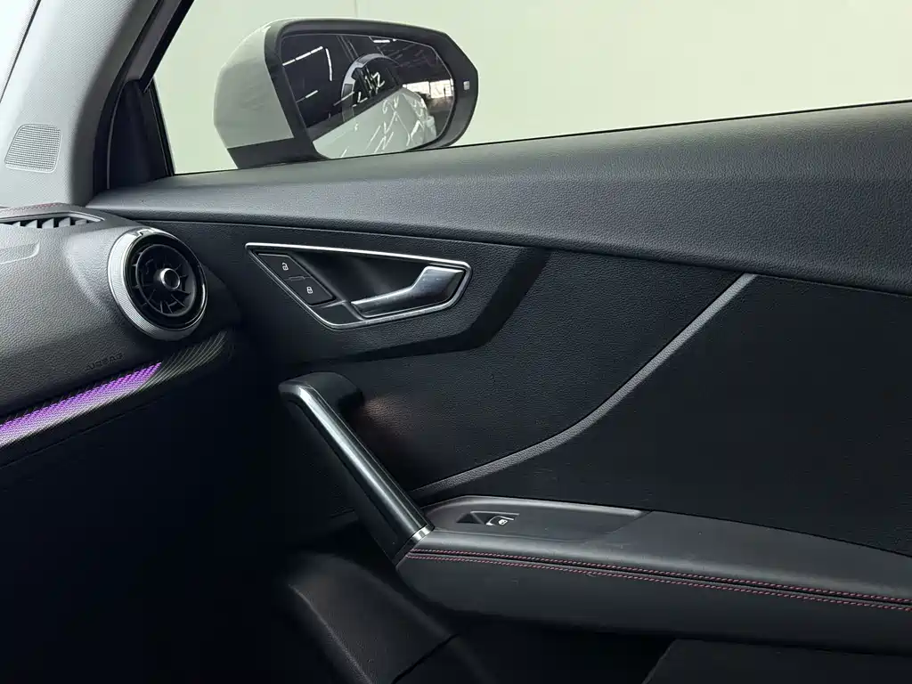 Audi Q2L 2022 — фото 10