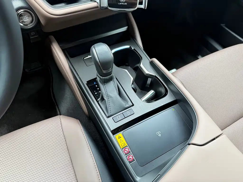 Lexus ES 2025 — фото 15
