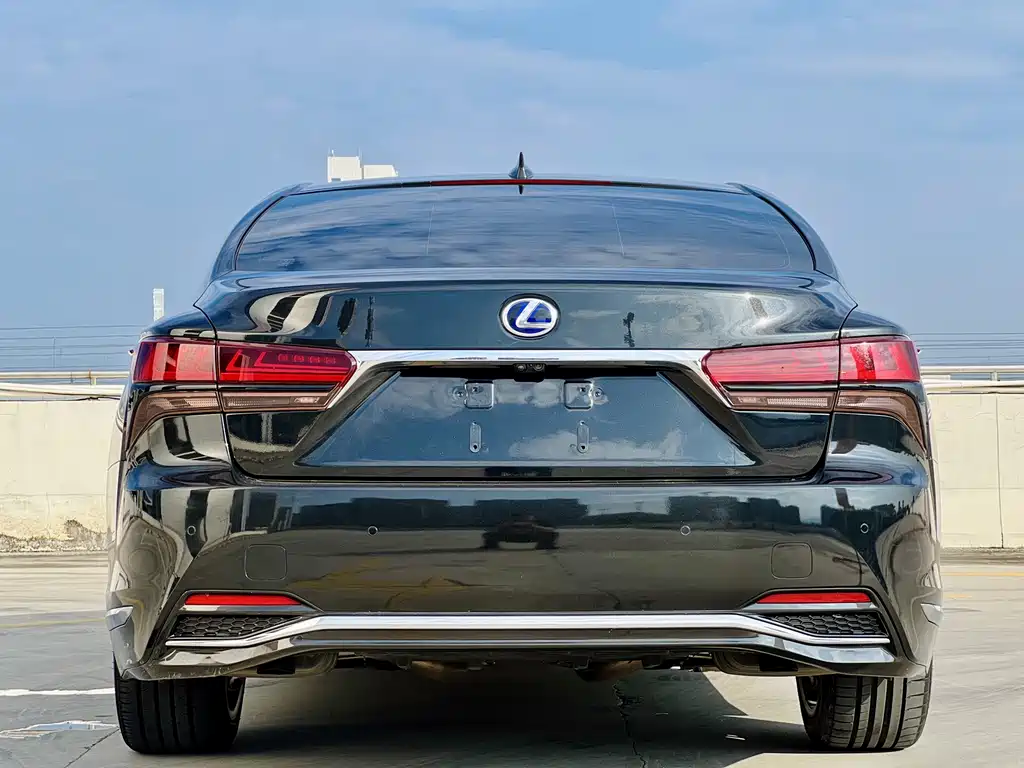 Lexus LS 2021 — фото 12