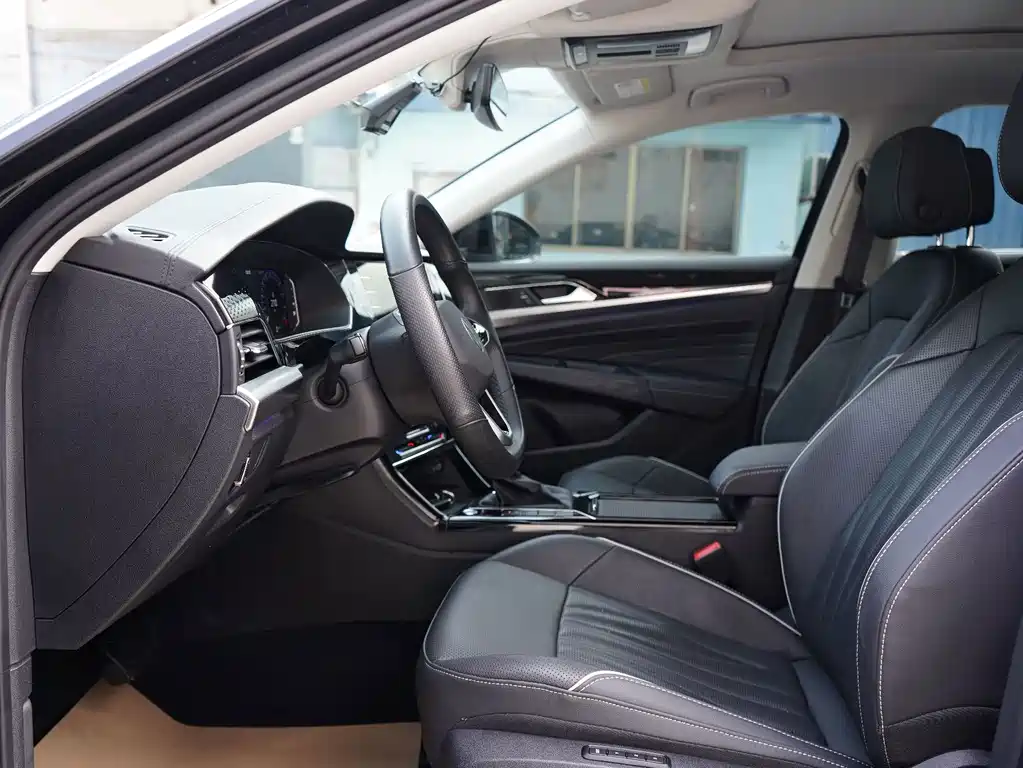 Volkswagen Passat 2023