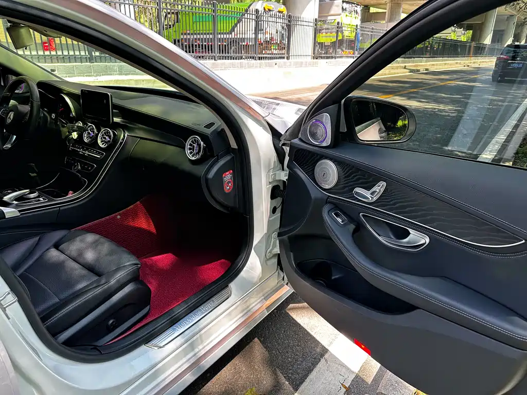Mercedes-Benz C-Class 2017 — фото 9