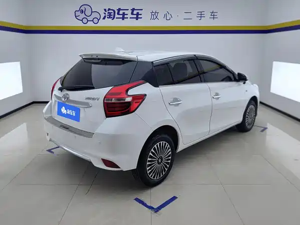 Toyota Yaris L 2021