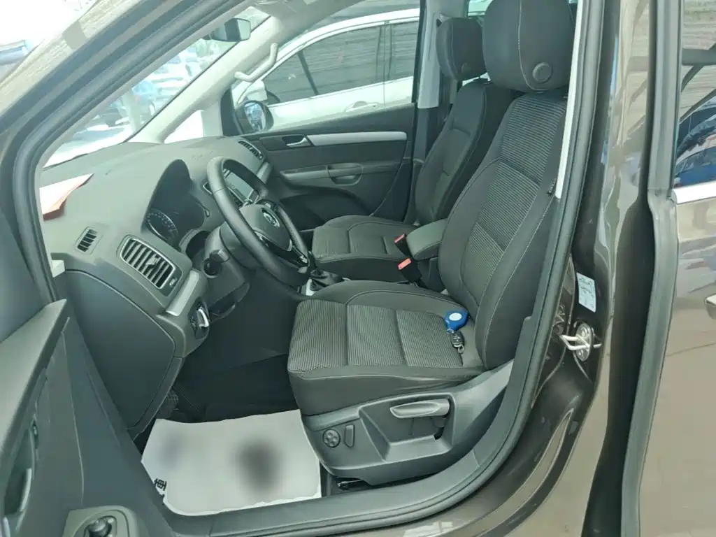 Volkswagen Sharan 2018 — фото 15