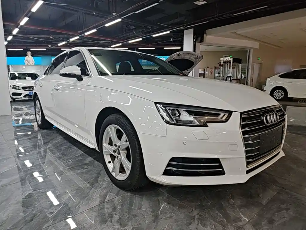 Audi A4L 2018