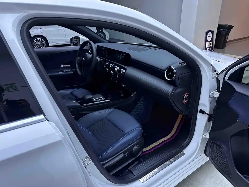 Mercedes-Benz A-Class 2023 — фото 22