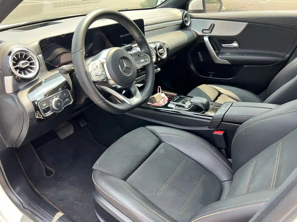 Mercedes-Benz A-Class 2019 — фото 4