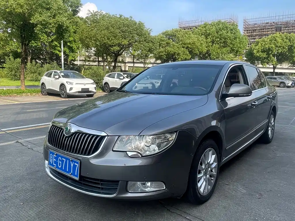 Skoda Superb 2010 — фото 1