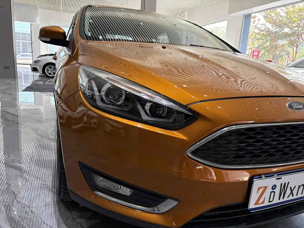 Ford Focus 2016 — фото 12