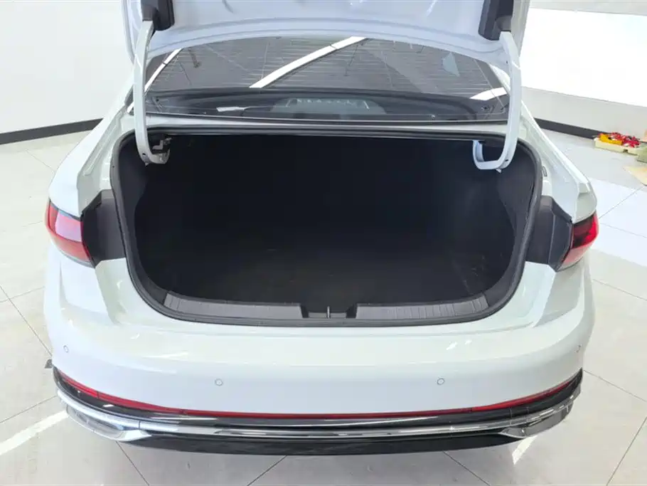 Volkswagen Sagitar 2023