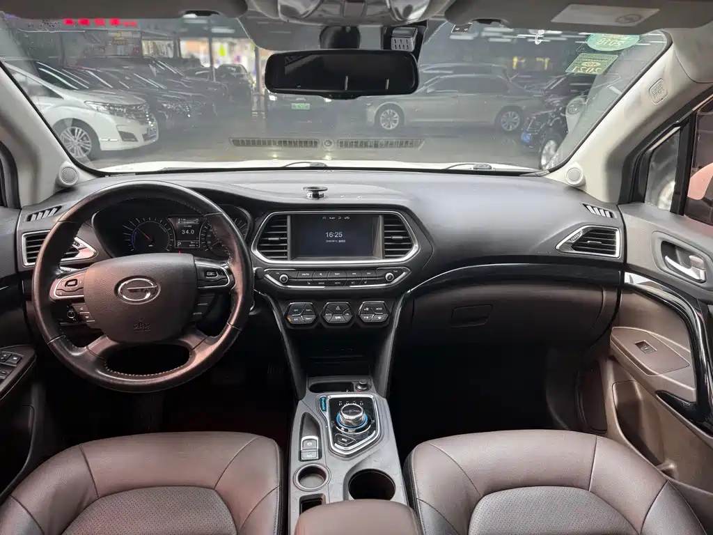 GAC Trumpchi GS4 New Energy 2017 — фото 10