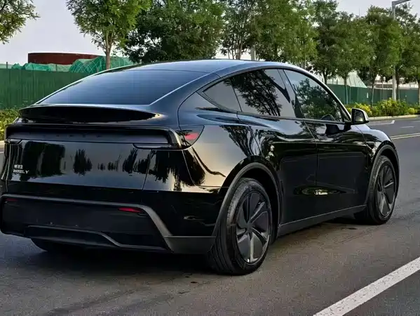 Tesla Model Y 2026