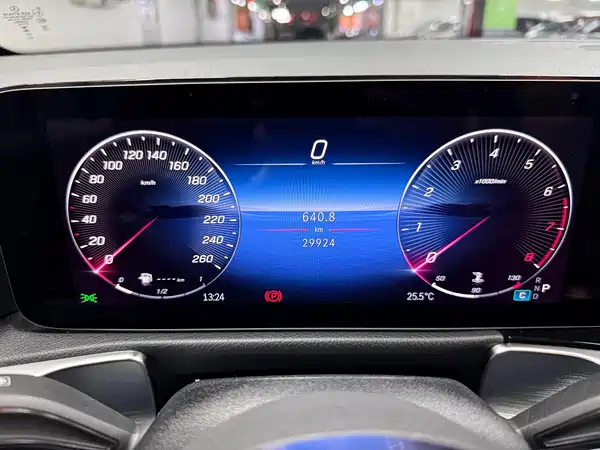 Mercedes-Benz GLB 2024