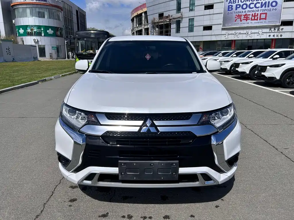 Mitsubishi Outlander 2023