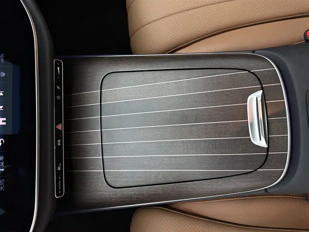 Mercedes-Benz E-Class 2025 — фото 14