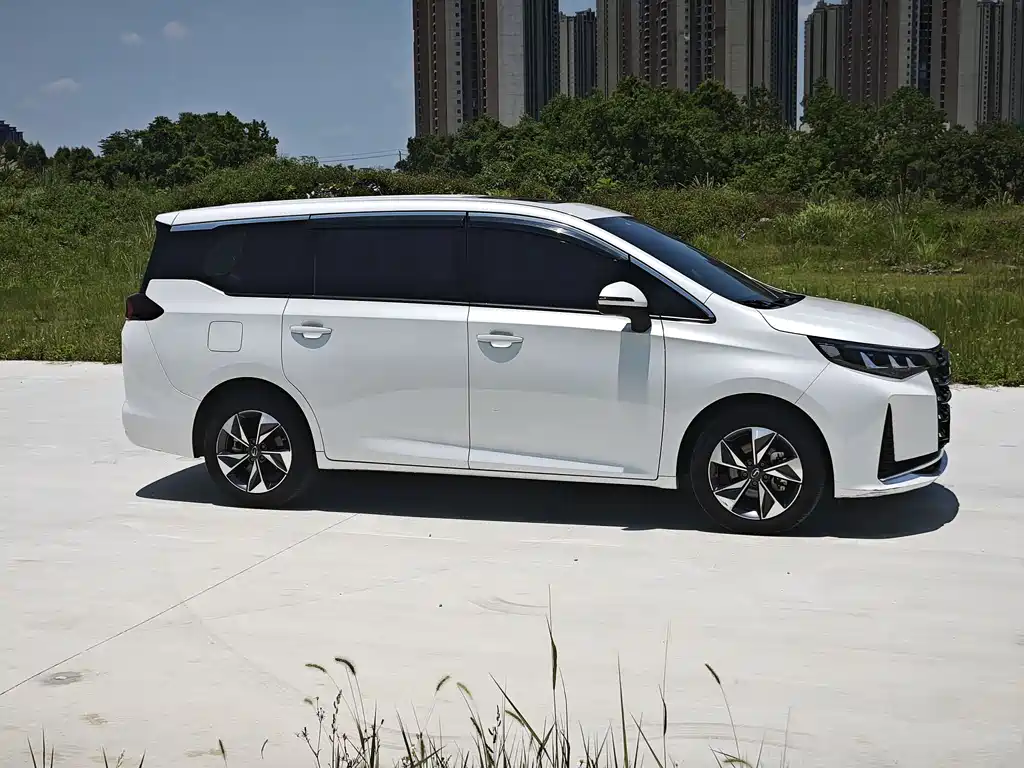 GAC Motor Trumpchi M6 2023 — фото 4
