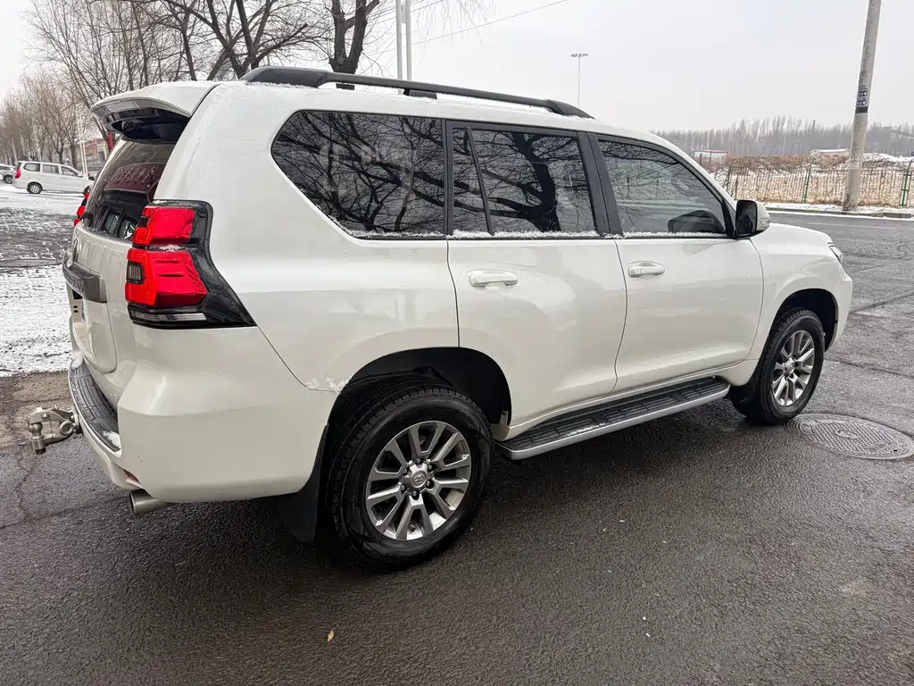 Toyota Prado 2018 — фото 9