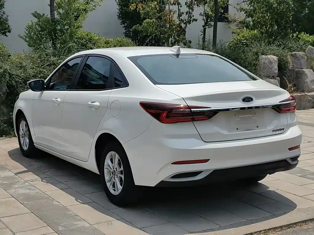 Ford Escort 2021