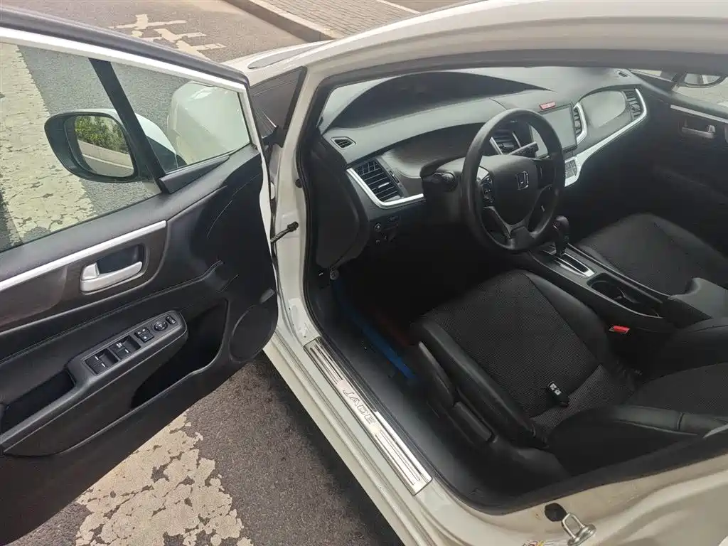 Honda Jade 2016 — фото 16