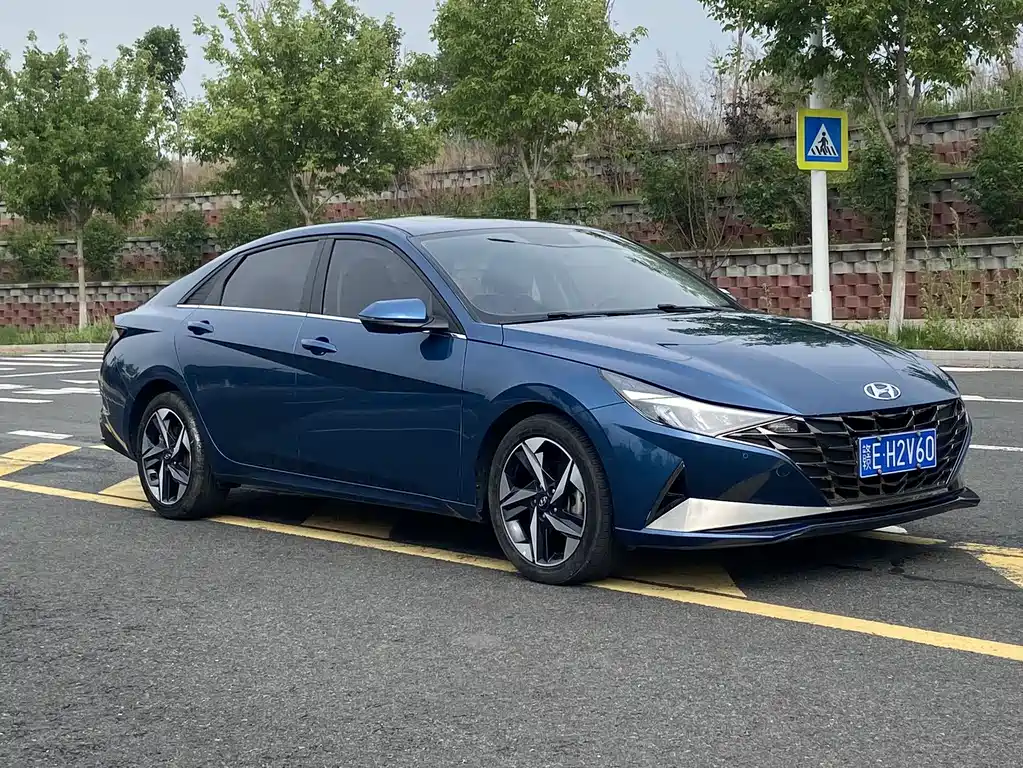Hyundai Elantra 2022