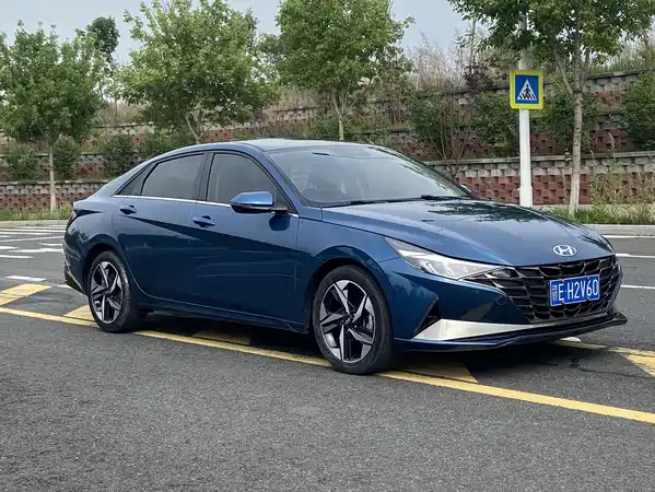 Hyundai Elantra 2022