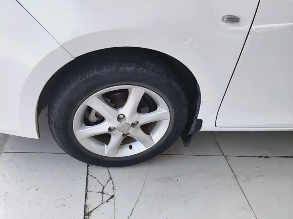 Toyota Yaris L 2015 — фото 23