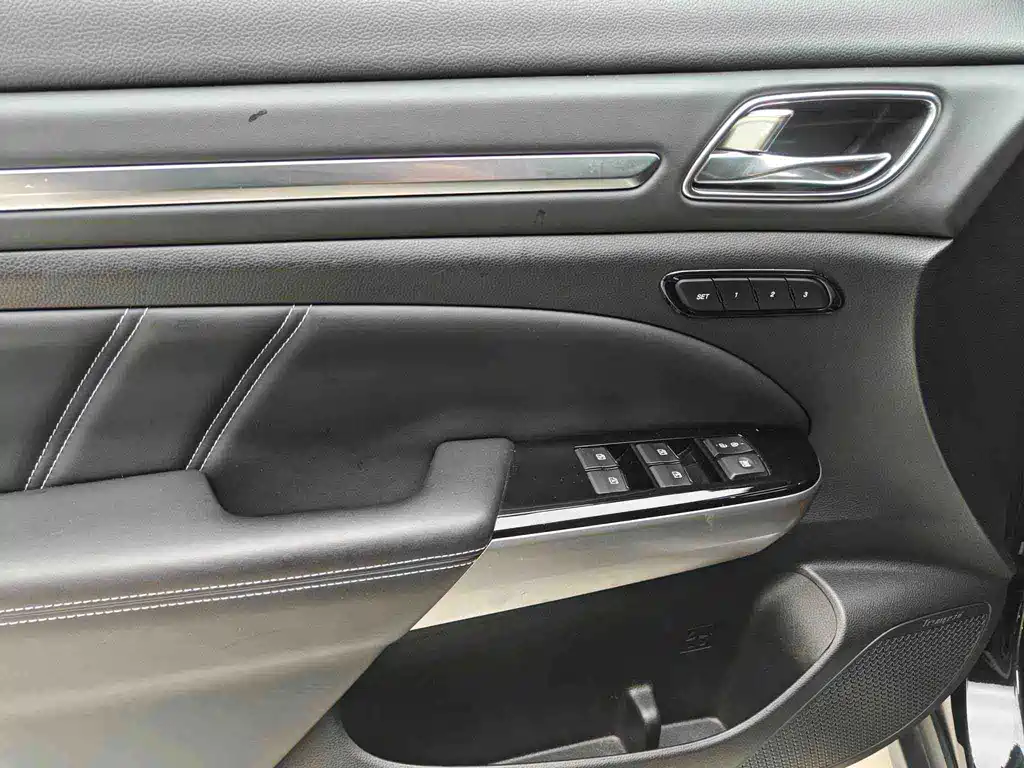 GAC Trumpchi GS8 2020 — фото 16