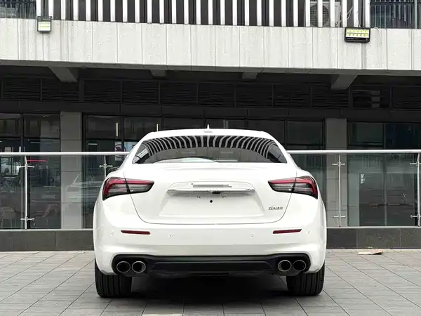 Maserati Ghibli 2021