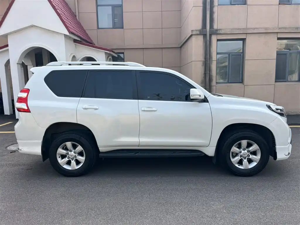 Toyota Prado 2015 — фото 11