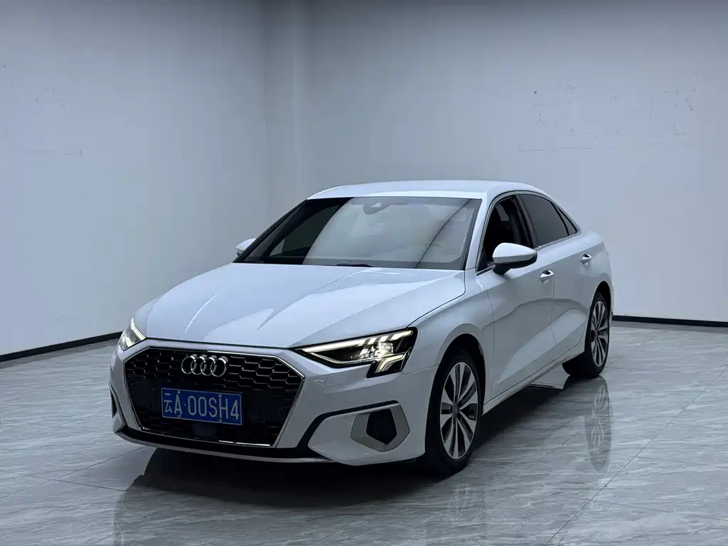 Audi A3 2021 — фото 1