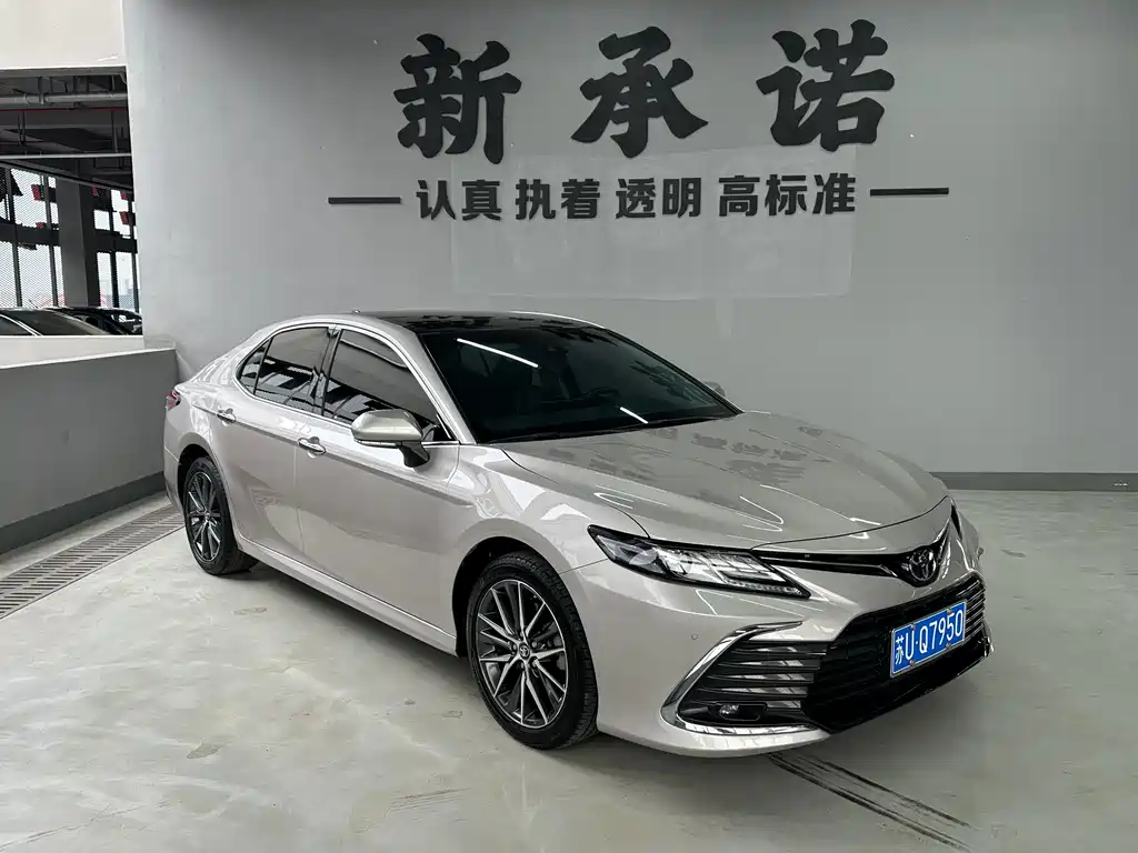 Toyota Camry 2021 — фото 2