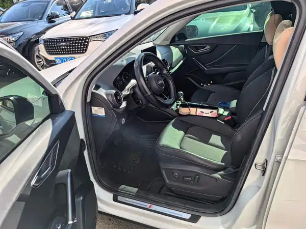 Audi Q2L 2020