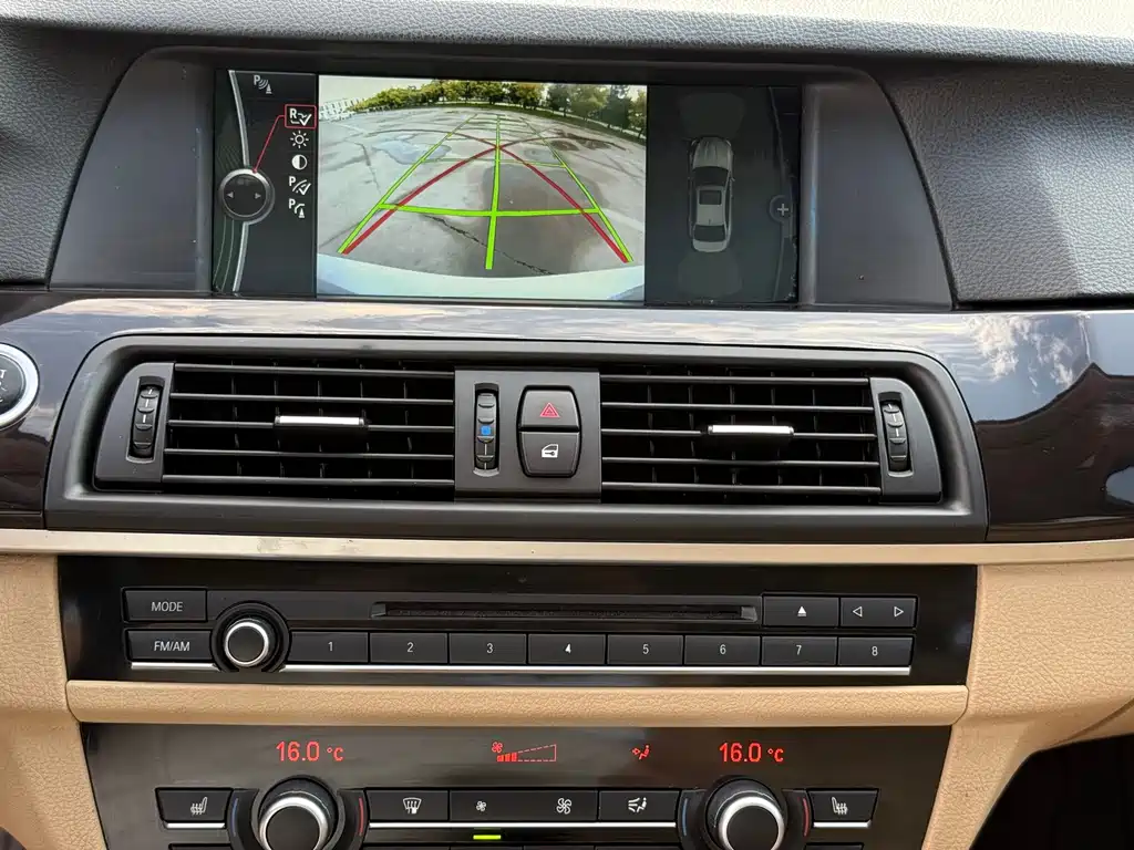 BMW 5 Series 2012 — фото 22