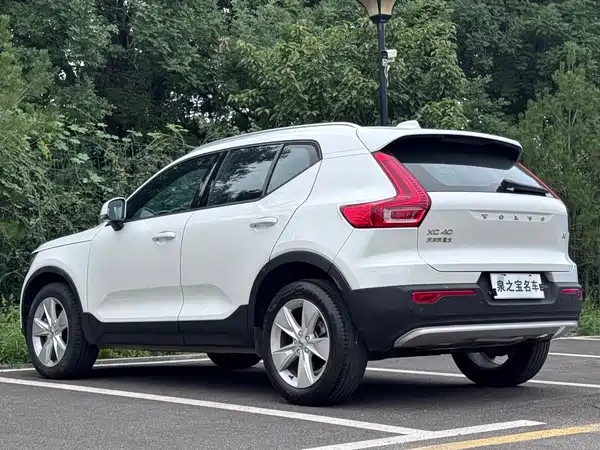 Volvo XC40 2023