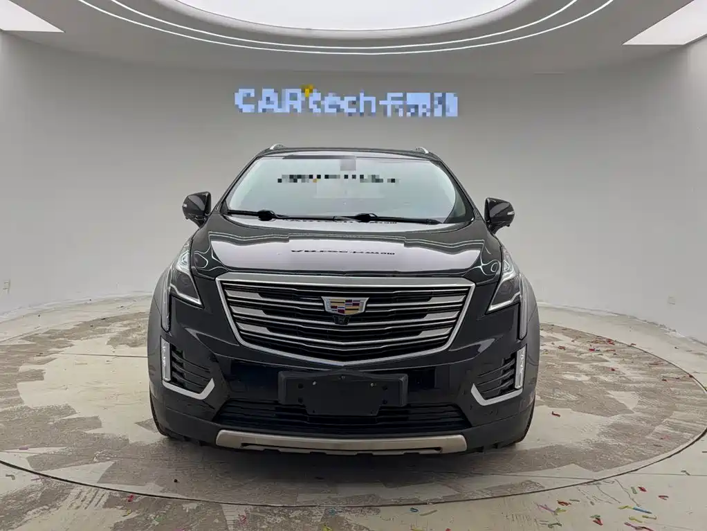 Cadillac XT5 2017 — фото 25