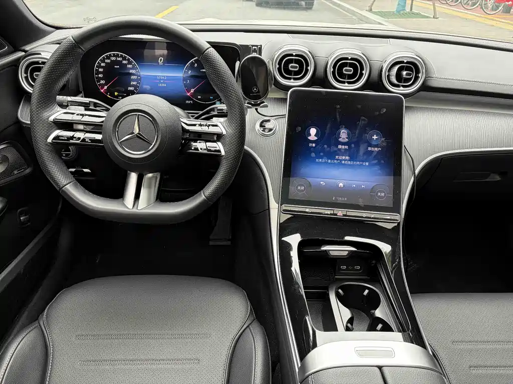 Mercedes-Benz C-Class 2024 — фото 9