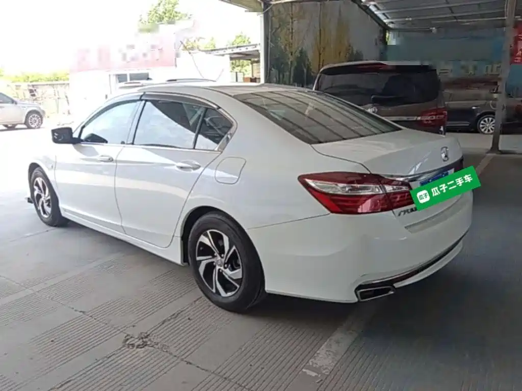 Honda Accord 2016 — фото 23