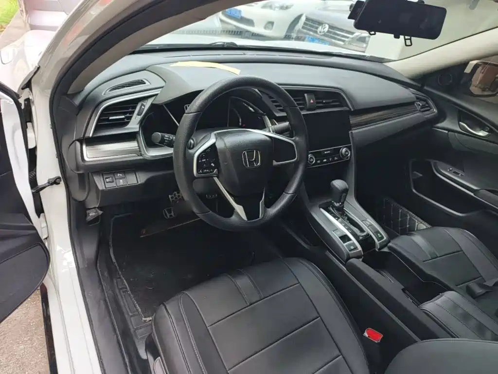 Honda Civic 2020 — фото 10