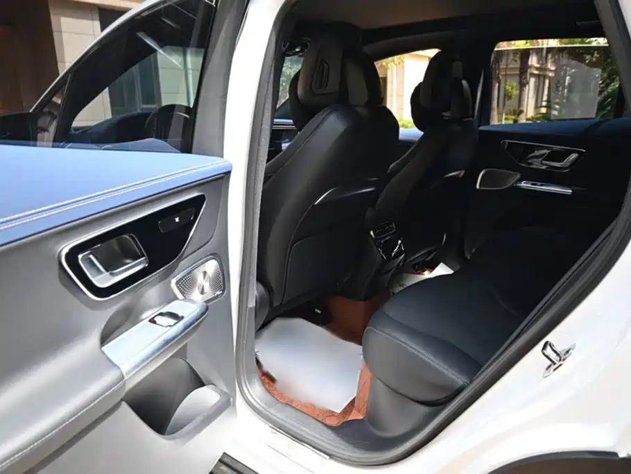 Mercedes-Benz EQE SUV 2025 — фото 11