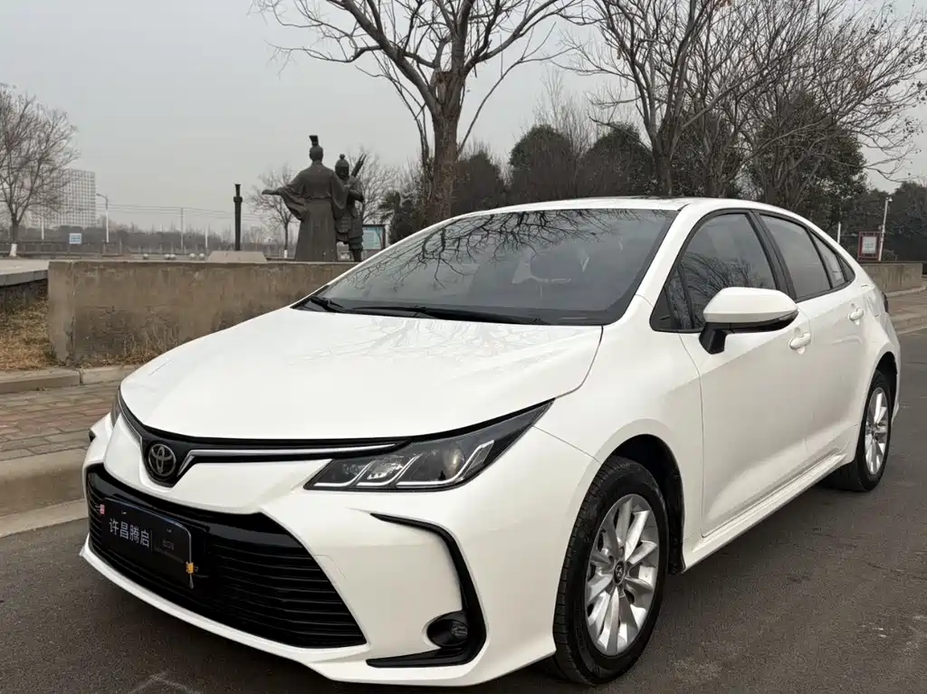 Toyota Corolla 2022 — фото 2