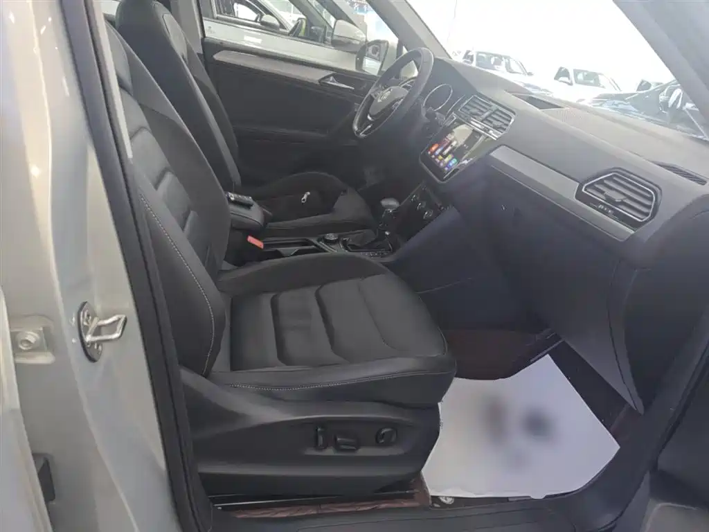 Volkswagen Tiguan L 2019 — фото 25