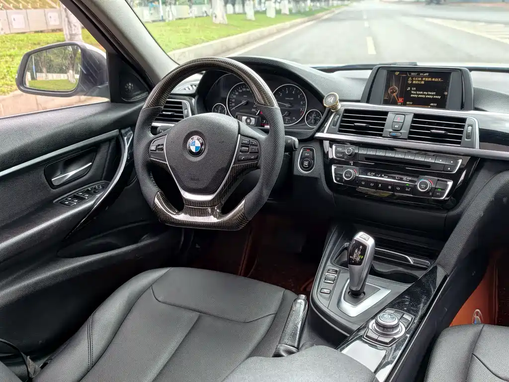 BMW 3 Series 2017 — фото 20