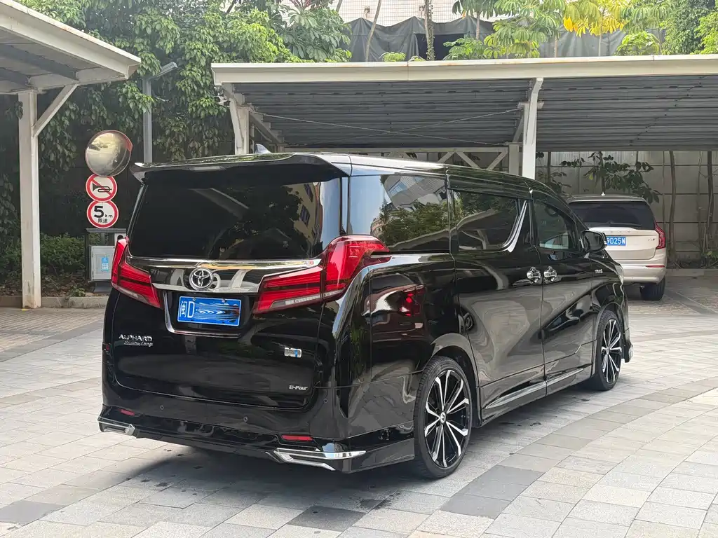 Toyota Alphard 2021 — фото 6