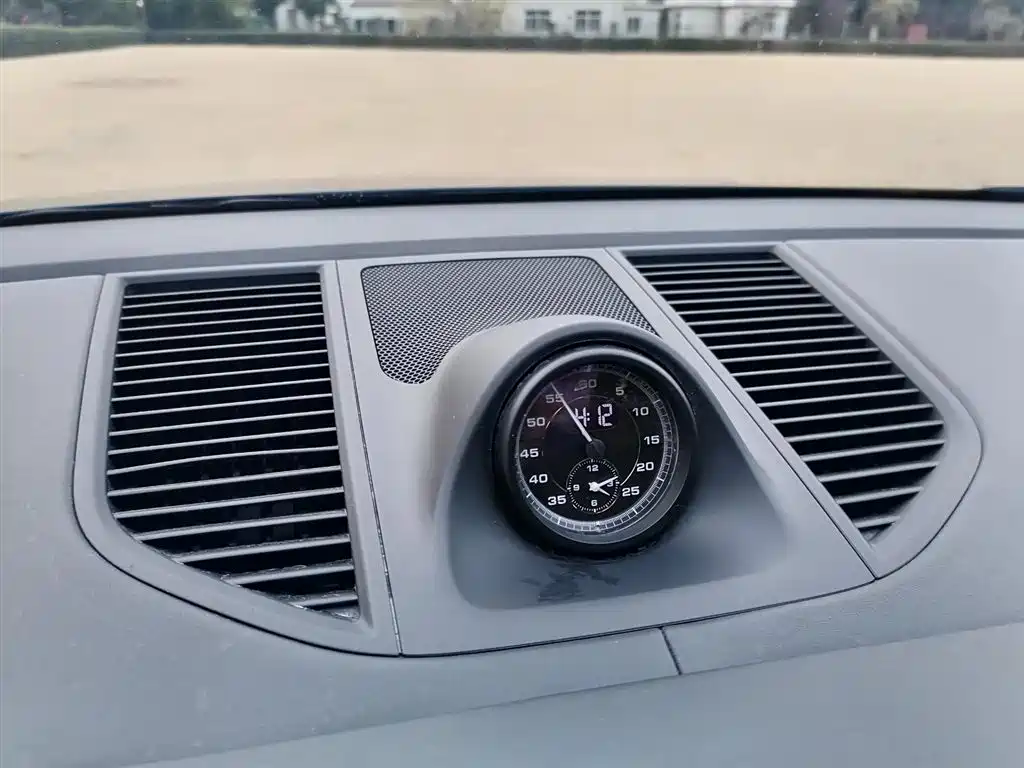 Porsche Macan 2023 — фото 18